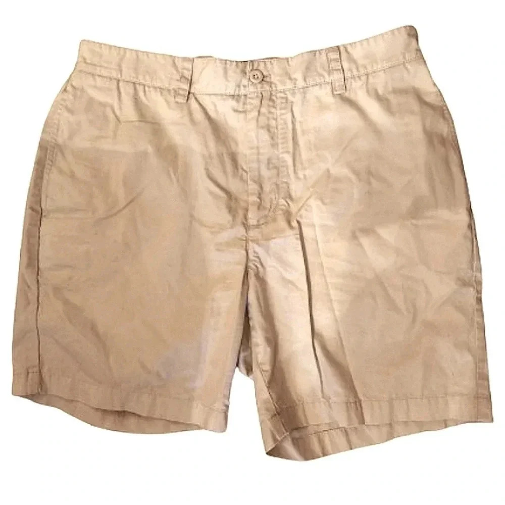 Vineyard Vines light tan 100% cotton khaki shorts Size 33